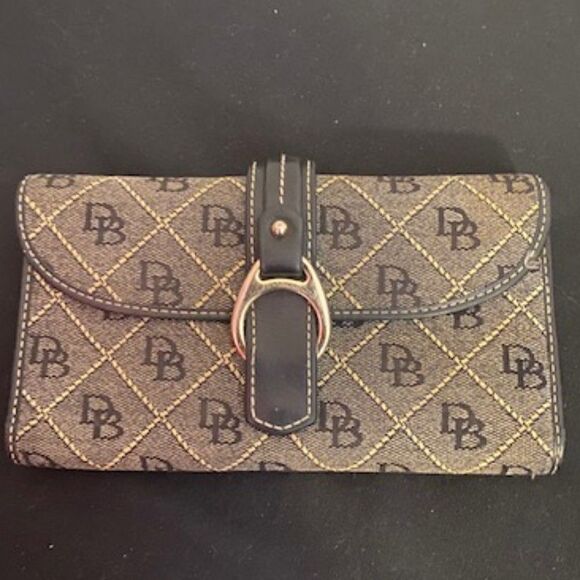 Dooney & Bourke Vintage Black/Gray Trifold Monogram Canvas wallet - Picture 1 of 8